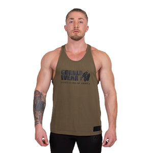 Gorilla Wear Classic Tank Top Army Green – linne på modell framifrån