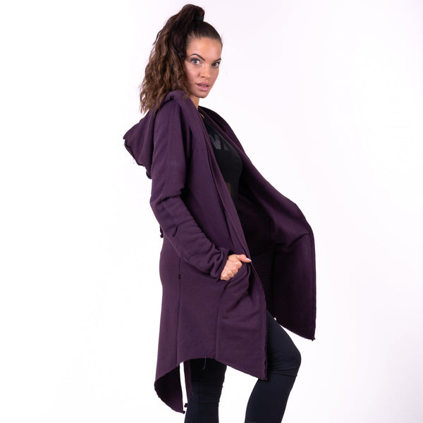 NEBBIA Tail Coat Jacket Burgundy – jacka på modell från sidan