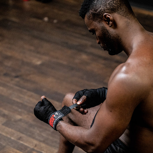 Gorilla Wear Boxing Hand Wraps Black 4 m – boxningslinda som lindas runt handen