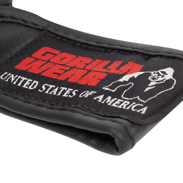 Gorilla Wear Mosby Shin Guards Black – närbild av benskyddets logotyp