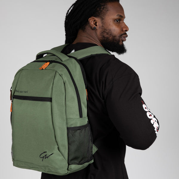 Gorilla Wear Duncan Backpack Army Green – ryggsäck i användning