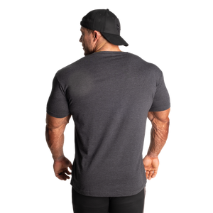 GASP Cadet Tee T-Shirt Dark Grey Melange – på modell bakifrån