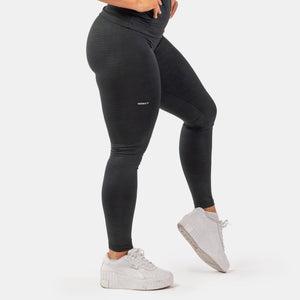 NEBBIA Python SnakeSkin High-Waist Leggings Black – leggings på modell framifrån