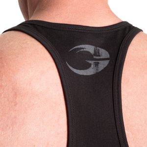 GASP Essential T-Back Linne Svart/Grå – närbild av axeldetalj