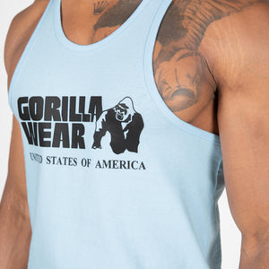 Gorilla Wear Classic Tank Top Light Blue – närbild av brösttryck