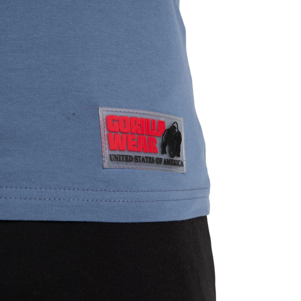 Gorilla Wear Classic Tank Top Coronet Blue – närbild av nederkant och varumärkesmärke