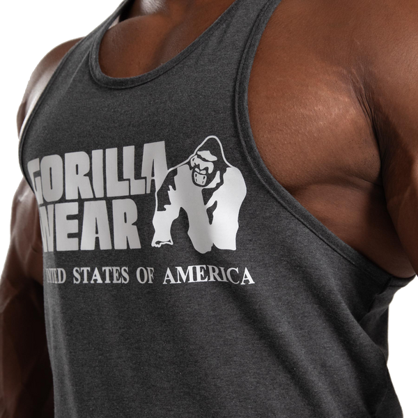 Gorilla Wear Classic Tank Top Dark Grey – närbild av brösttryck