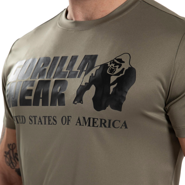 Gorilla Wear Classic Training T-Shirt Army Green – närbild av brösttryck