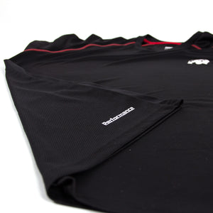 Gorilla Wear Performance T-Shirt Black/Red – närbild av tyg och logotyp