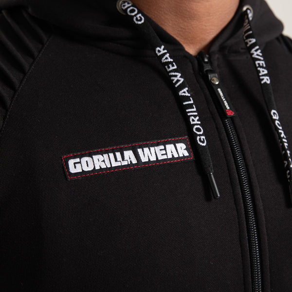 Gorilla Wear Georgia Zipped Hoodie Black – närbild av bröstlogotyp och dragkedja