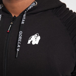 Gorilla Wear Georgia Zipped Hoodie Black – närbild av bröstlogotyp och dragsko