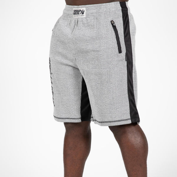 Gorilla Wear Augustine Old School Shorts Grey – på modell från sidan
