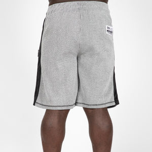 Gorilla Wear Augustine Old School Shorts Grey – grå shorts på modell bakifrån i trekvartsprofil
