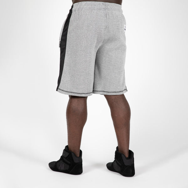 Gorilla Wear Augustine Old School Shorts Grey – grå shorts på modell bakifrån rakt