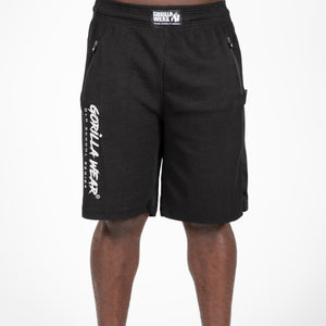 Gorilla Wear Augustine Old School Shorts Black – på modell framifrån
