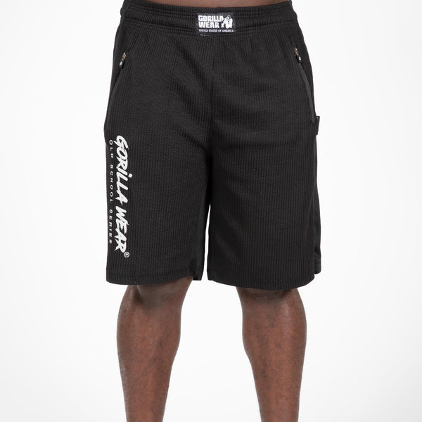 Gorilla Wear Augustine Old School Shorts Black – på modell framifrån