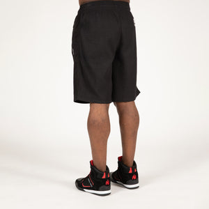 Gorilla Wear Augustine Old School Shorts Black/Red – shorts på modell bakifrån rakt