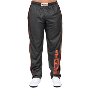 Gorilla Wear Wallace Mesh Pants Grey/Orange – meshbyxor på modell framifrån