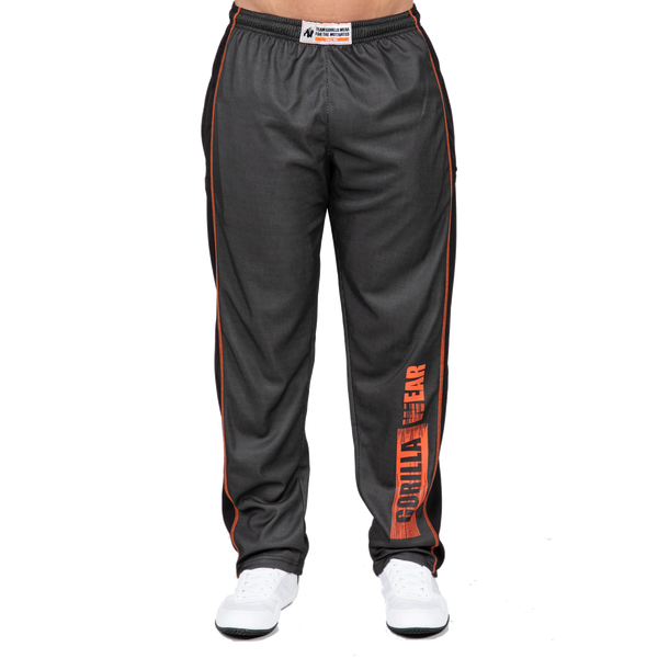 Gorilla Wear Wallace Mesh Pants Grey/Orange – meshbyxor på modell framifrån