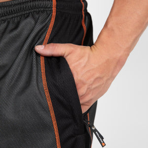 Gorilla Wear Wallace Mesh Pants Grey/Orange – närbild av ficka och sidostrimma