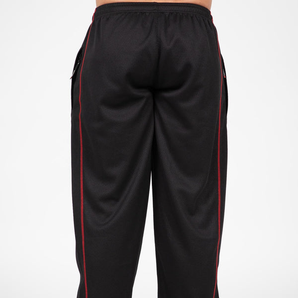 Gorilla Wear Wallace Mesh Pants Black/Red – meshbyxor på modell bakifrån