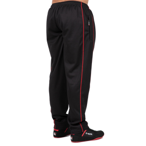 Gorilla Wear Wallace Mesh Pants Black/Red – meshbyxor på modell från sidan