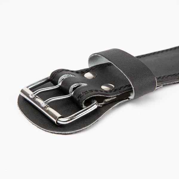 Gorilla Wear 4 Inch Padded Leather Belt Black/Red – närbild av spänne