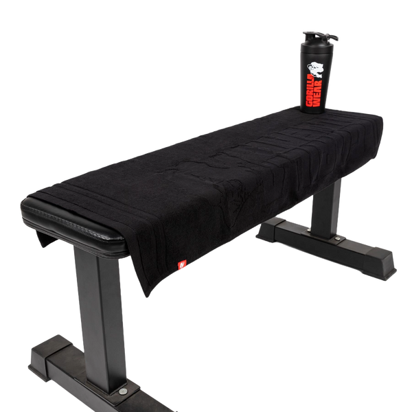 Gorilla Wear Medium Towel Svart 50 x 100 cm – träningshandduk på bänk