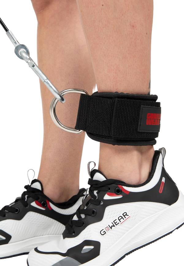 Gorilla Wear Ankle Straps Black – ankelremmar i användning med kabel