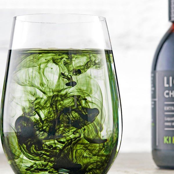 Kiki Health Liquid Chlorophyll 125 ml – blandat i glas vatten