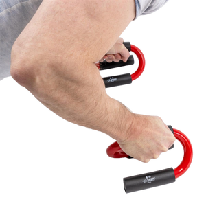 C.P. Sports Push Up Bars Premium black/red – i användning vid armhävning