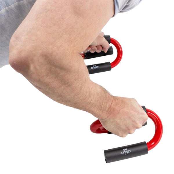 C.P. Sports Push Up Bars Premium black/red – i användning vid armhävning