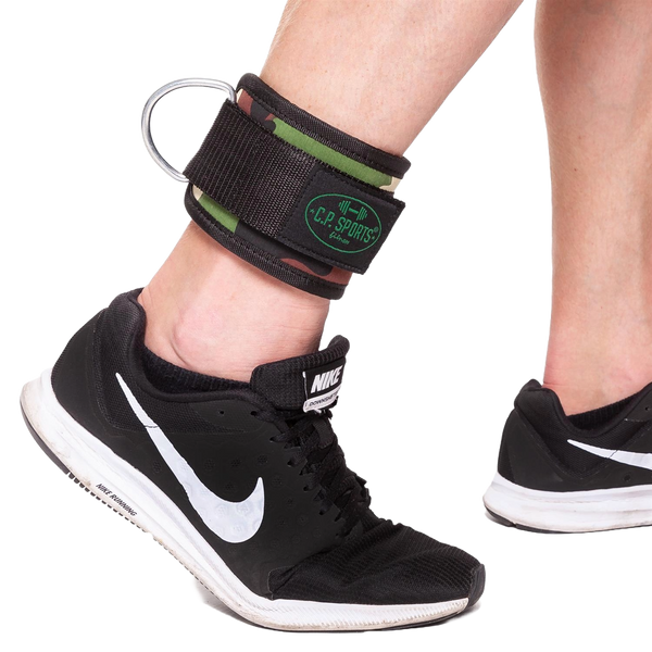 C.P. Sports Ankle Straps Premium Green Camo – i användning runt ankeln på stående person