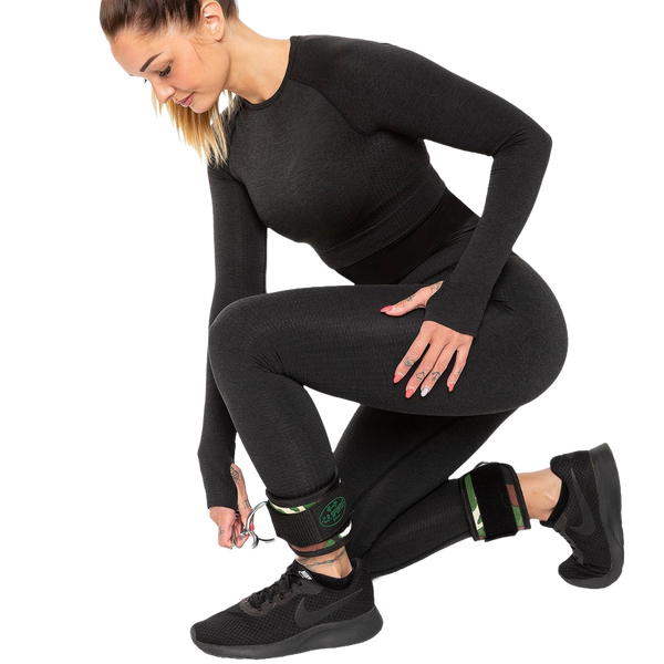 C.P. Sports Ankle Straps Premium Green Camo – i användning runt ankeln vid knäböj
