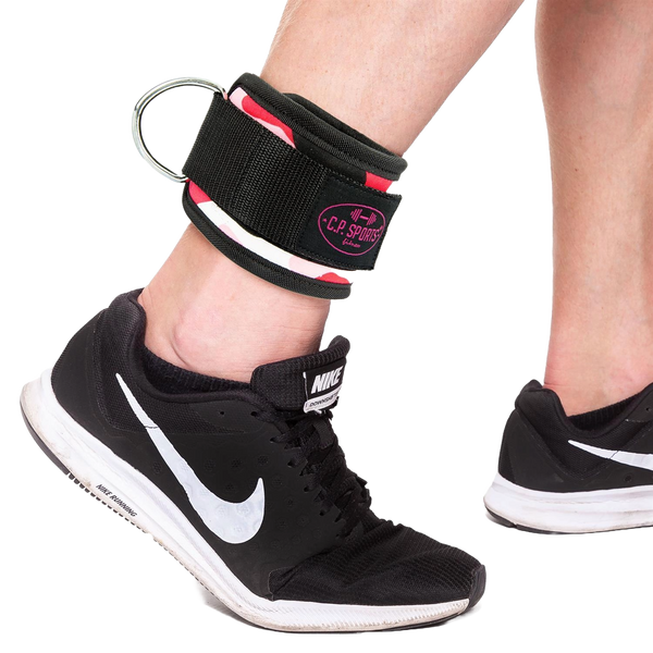 C.P. Sports Ankle Straps Premium Pink Camo – i användning runt ankeln