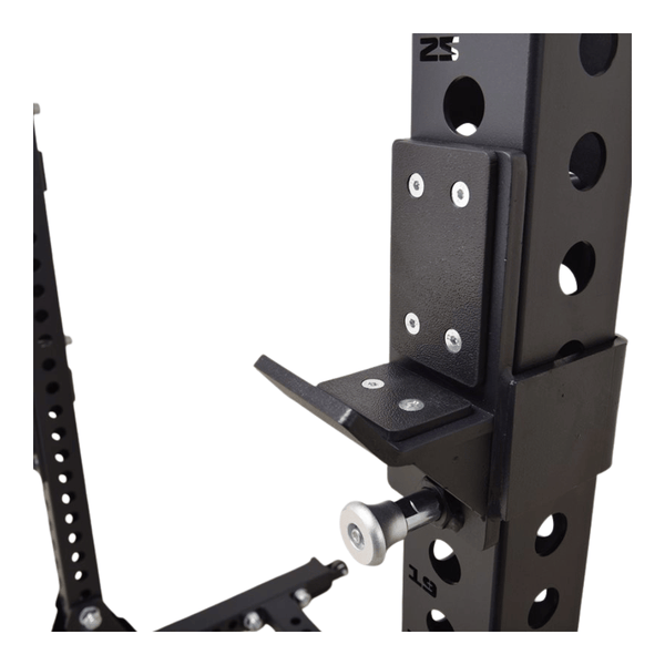 Master Fitness Monster Squat Rack – närbild av justerbar säkerhetsarm