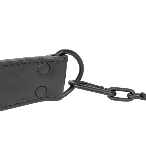 Virtufit Dip Belt Pro Läder Svart – närbild av kedjefäste