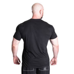 GASP Legacy Gym T-shirt Svart – på modell bakifrån