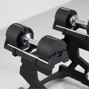 SNODE Dumbbell Rack Svart – närbild av hantlar på racket
