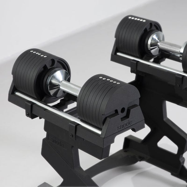 SNODE Dumbbell Rack Svart – närbild av hantlar på racket
